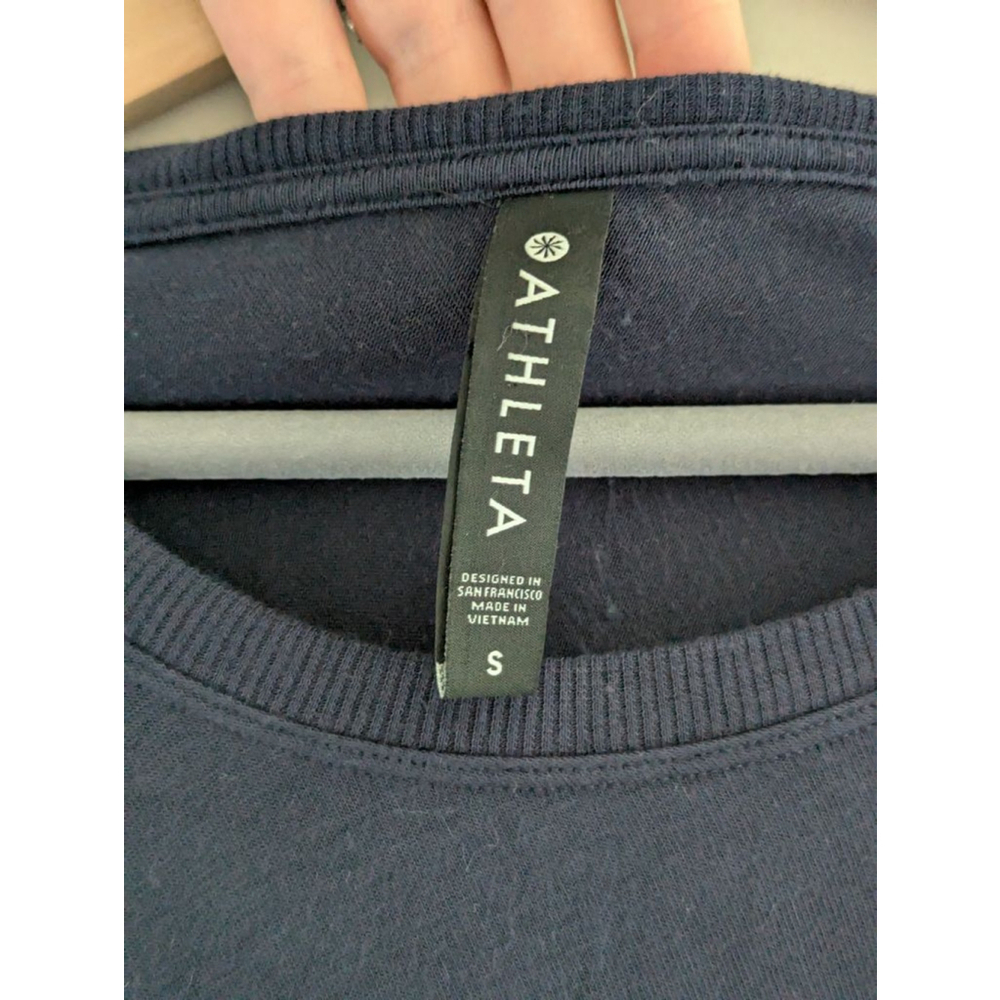 Athleta Batwing Long Sleeve Asymmetrical Hemline Shirt Women's Size S - Picture 5 of 6